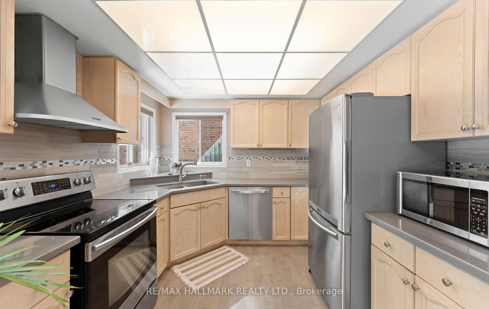 Detached House for sale at 2004 Blairwood Court, Pickering, Ontario, L1X 2S3 - Liverpool - MLS: E13007108