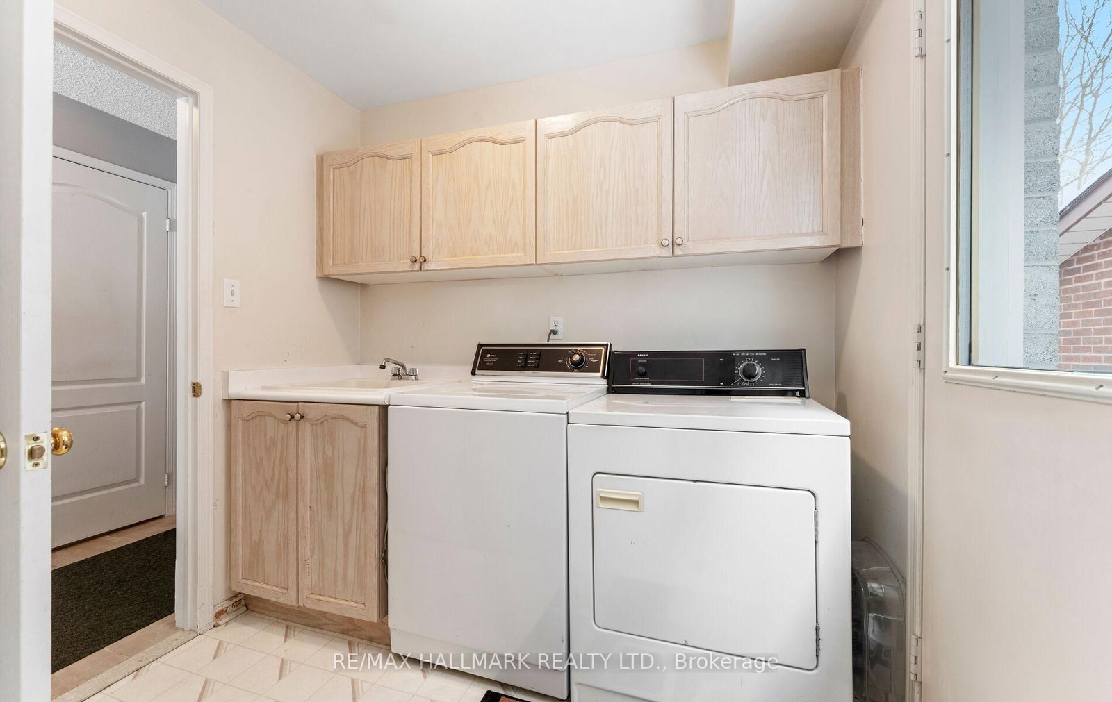 Detached House for sale at 2004 Blairwood Court, Pickering, Ontario, L1X 2S3 - Liverpool - MLS: E13007108