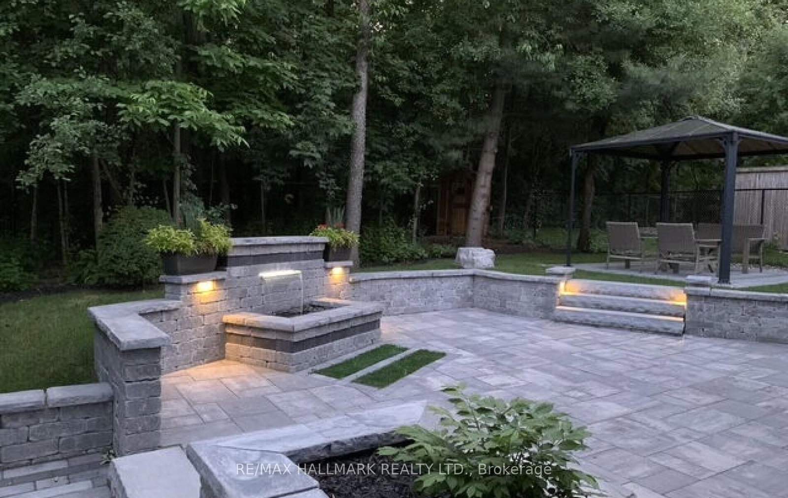 Detached House for sale at 2004 Blairwood Court, Pickering, Ontario, L1X 2S3 - Liverpool - MLS: E13007108