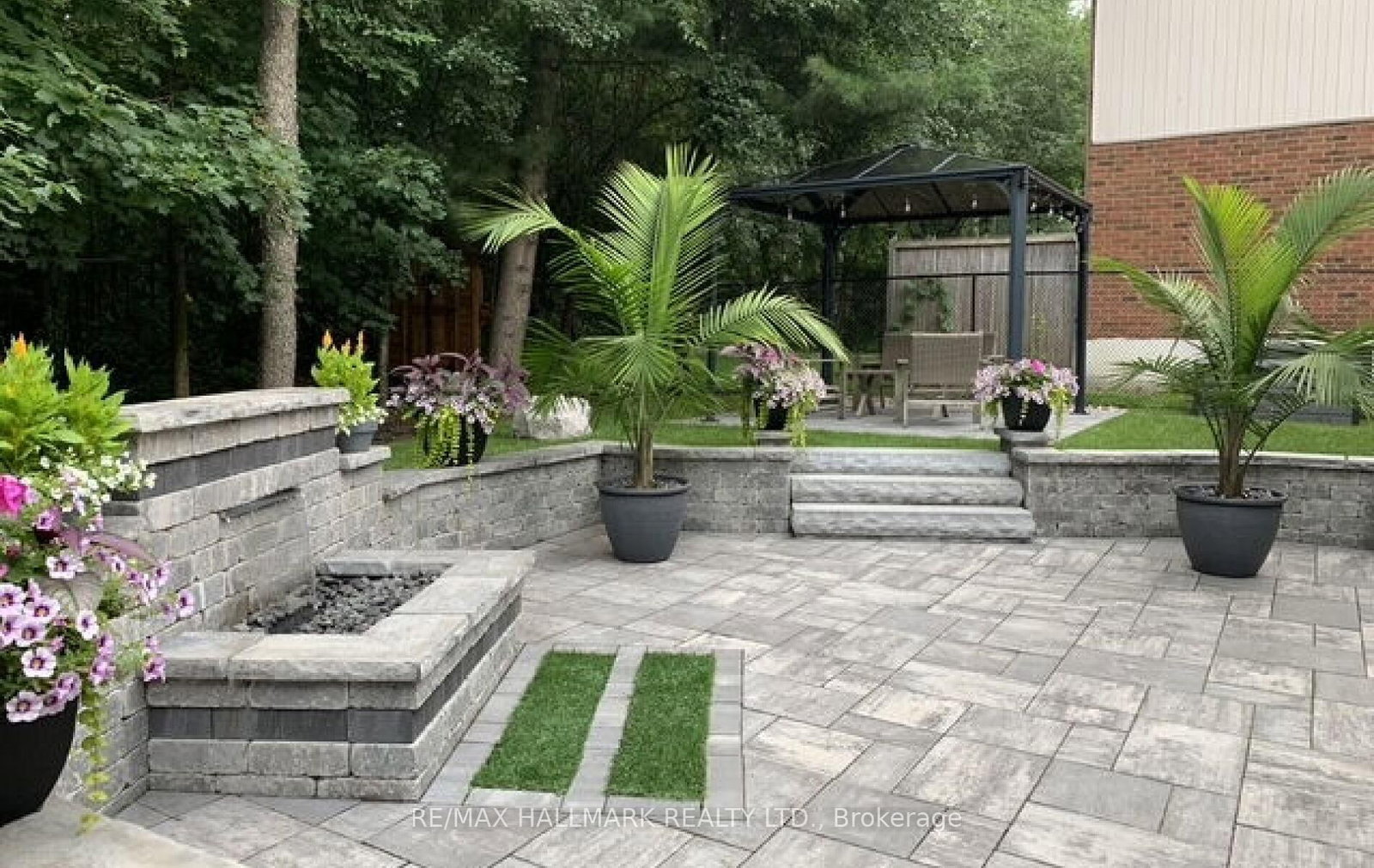 Detached House for sale at 2004 Blairwood Court, Pickering, Ontario, L1X 2S3 - Liverpool - MLS: E13007108