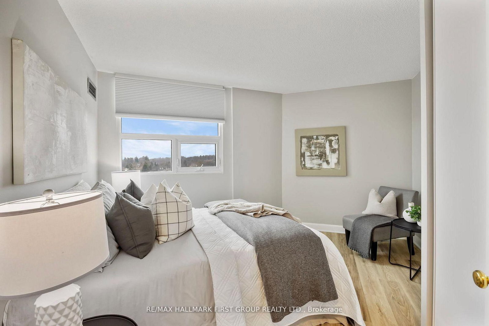 2 WESTNEY Road N, Unit 1109 - Photo 33