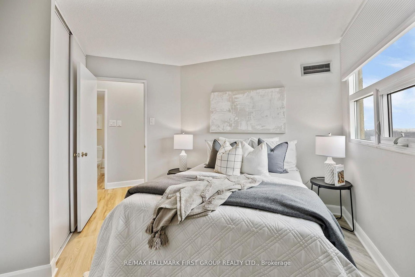 2 WESTNEY Road N, Unit 1109 - Photo 34