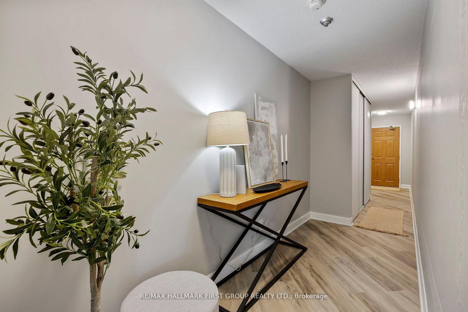2 WESTNEY Road N, Unit 1109 - Photo 7