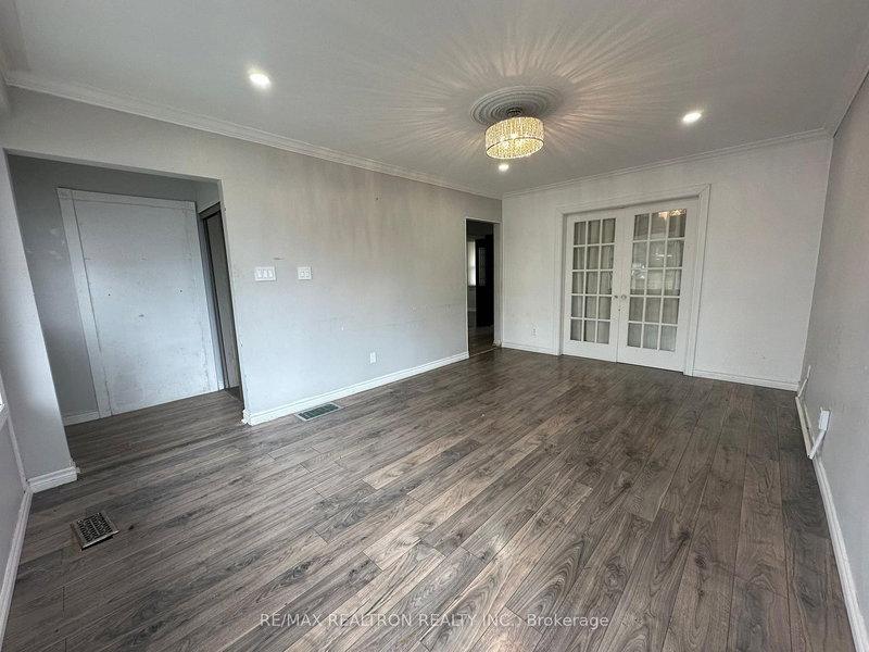 125 Treverton Dr, Toronto, M1K 3T1 | Image 2