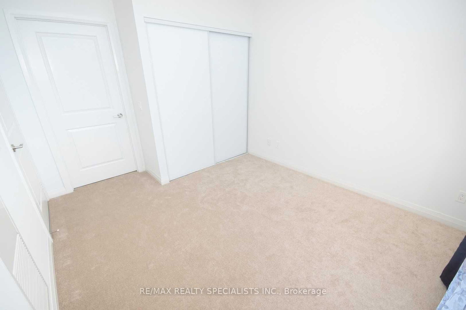 30 Meadowglen Place, Unit 813 - Photo 14