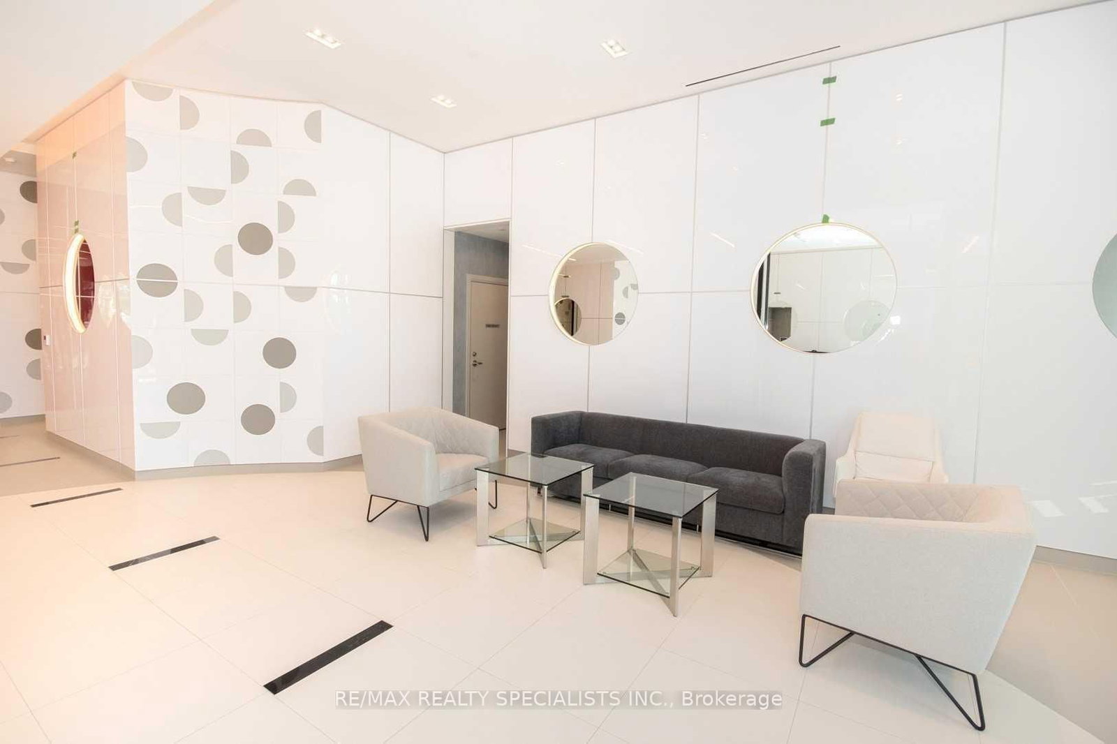 30 Meadowglen Place, Unit 813 - Photo 3