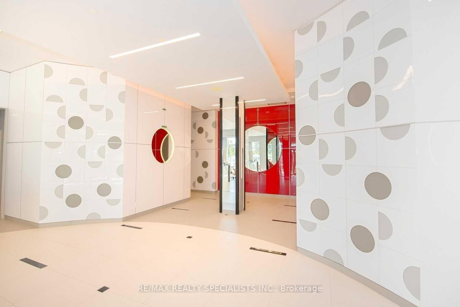 30 Meadowglen Place, Unit 813 - Photo 4