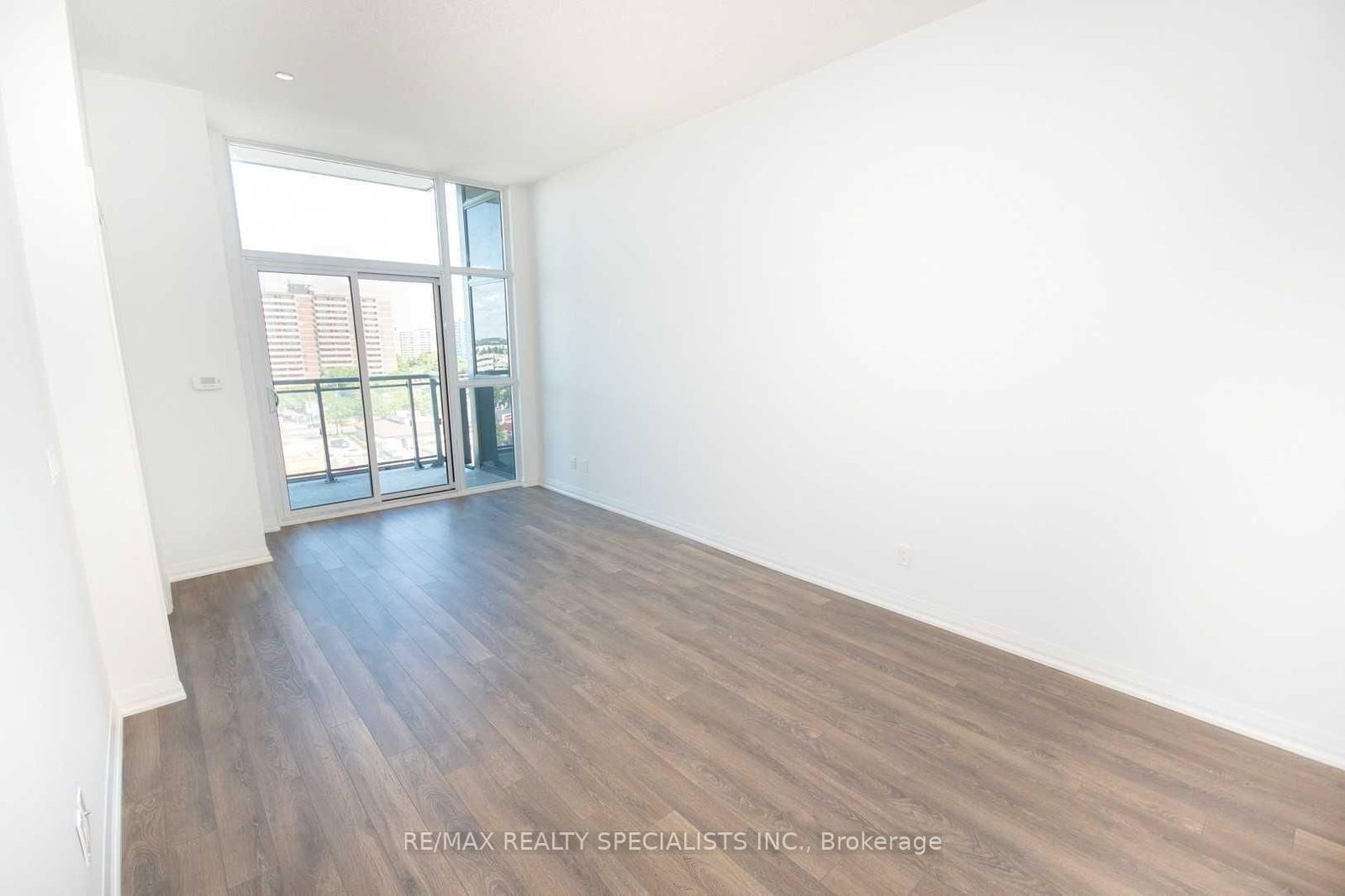 30 Meadowglen Place, Unit 813 - Photo 9