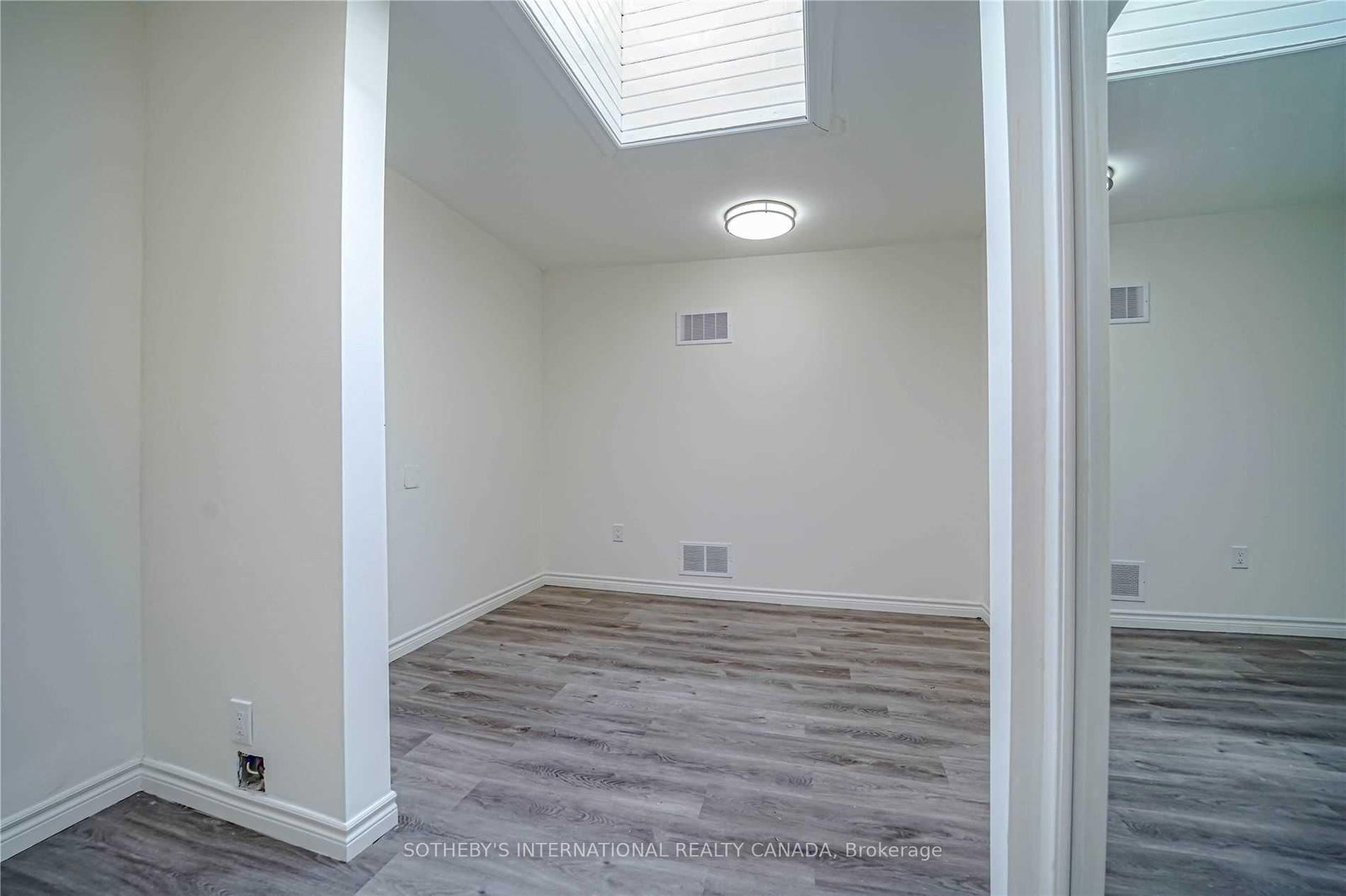 843 Danforth Avenue, Unit Upper - Photo 4