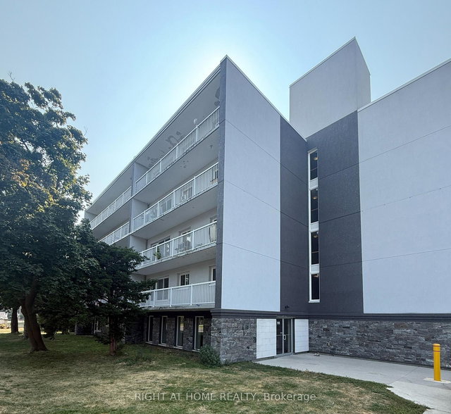 206 - 95 Taunton Road E