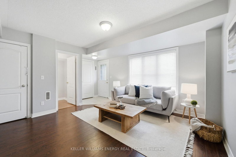 1771 Carousel Dr, Pickering, L1X 0C2 | Image 2