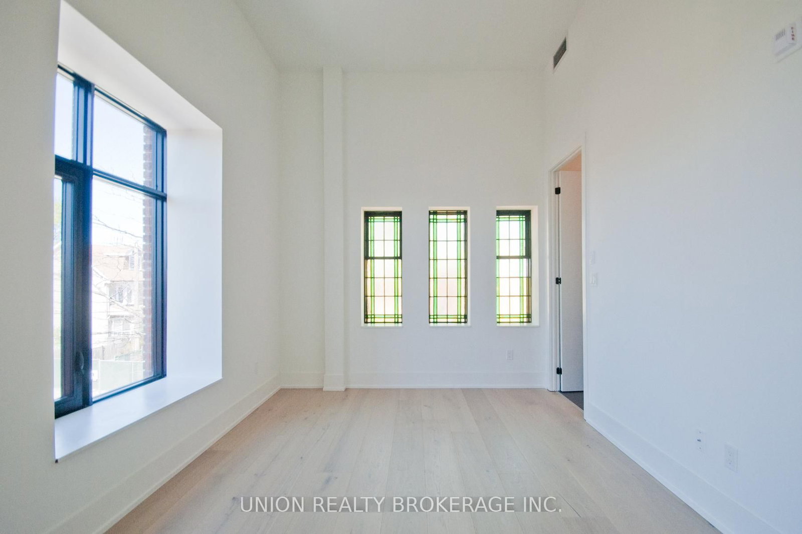 14 Dewhurst Boulevard, Unit 305 - Photo 10