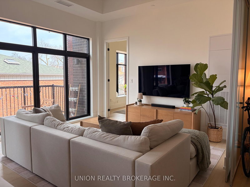 305 - 14 Dewhurst Blvd, Toronto, M4J 3H9 | Image 2