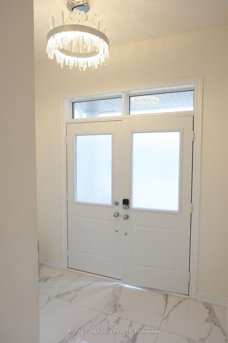 20 Conarty Cres, Whitby, L1P 0L4 | Image 3