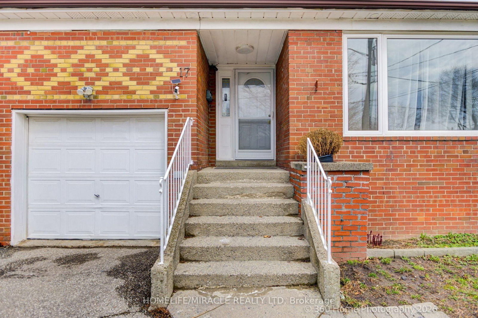 Detached House for sale at 17 Montvale Drive, Toronto, Ontario, M1M 3E5 - Cliffcrest - MLS: E13009610