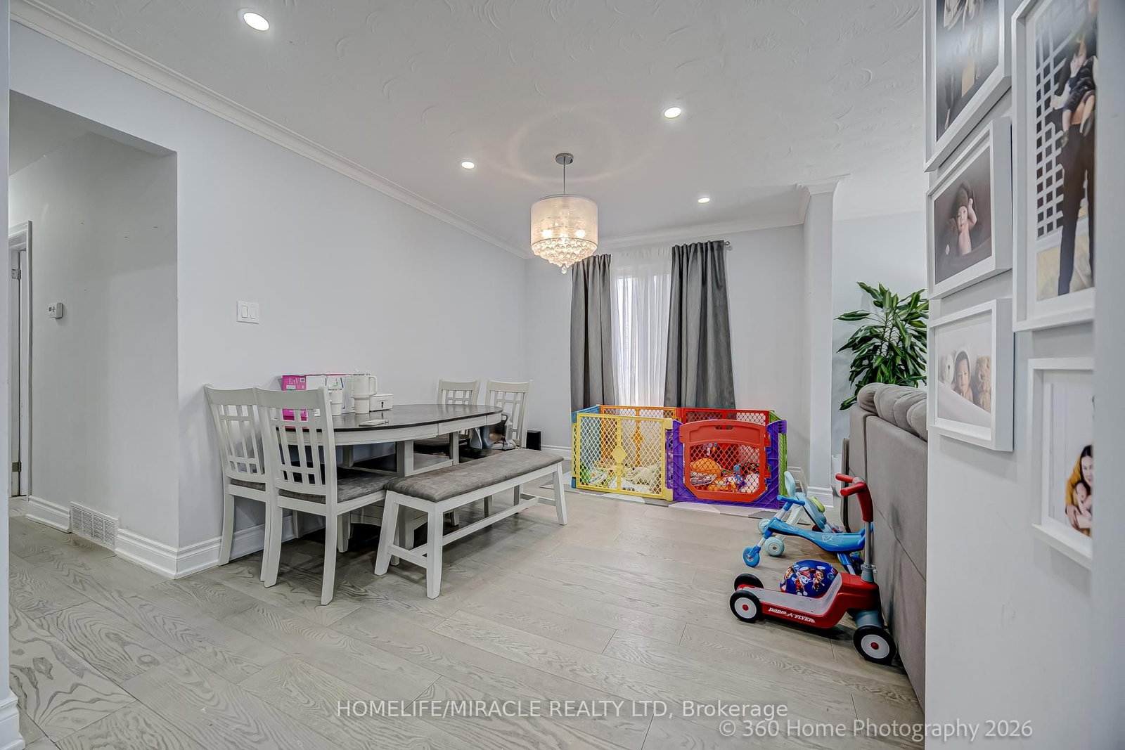 Detached House for sale at 17 Montvale Drive, Toronto, Ontario, M1M 3E5 - Cliffcrest - MLS: E13009610