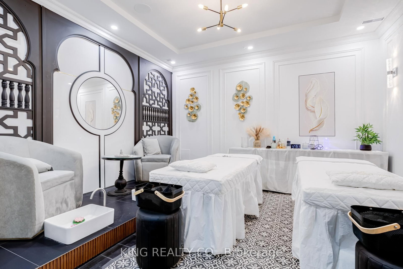 3478 Lawrence Avenue, Unit C2 - Photo 19