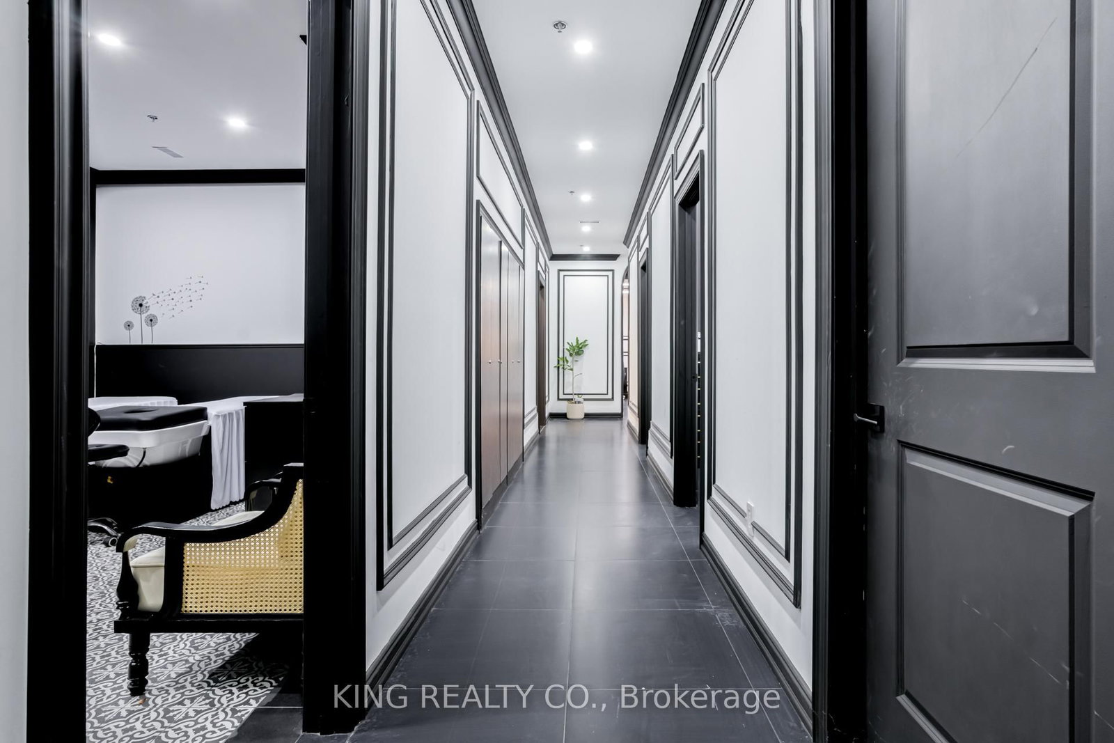 3478 Lawrence Avenue, Unit C2 - Photo 22