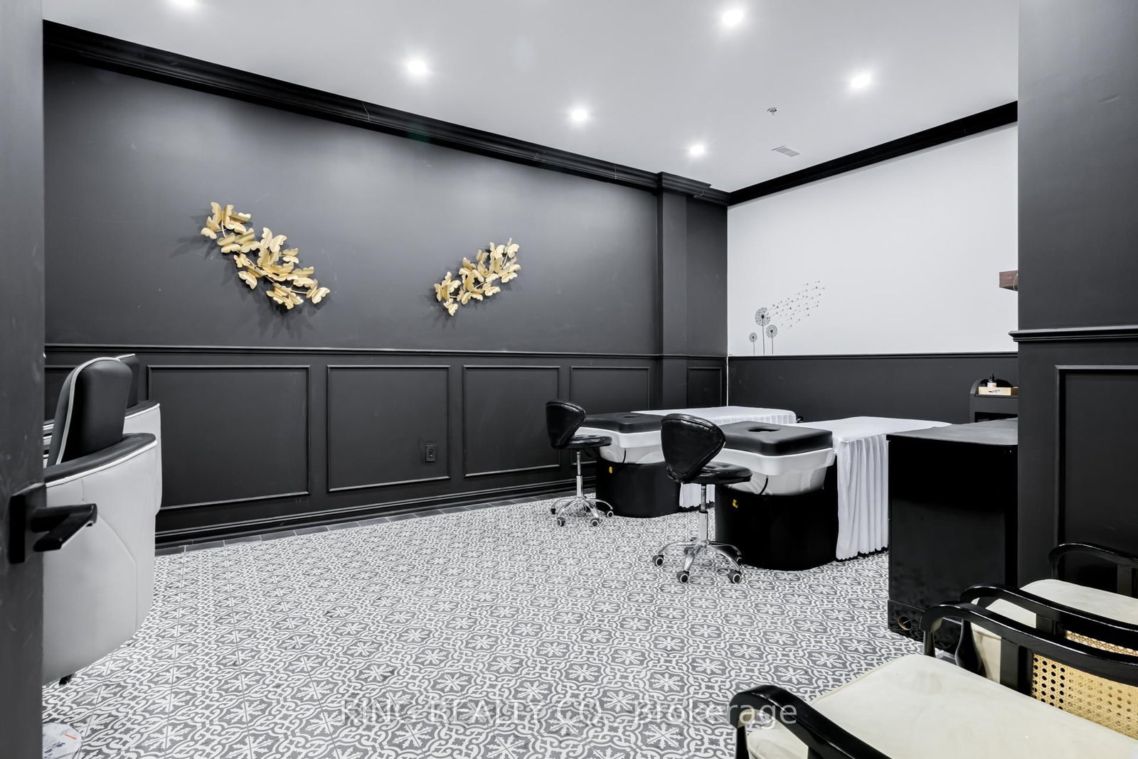 3478 Lawrence Avenue, Unit C2 - Photo 23