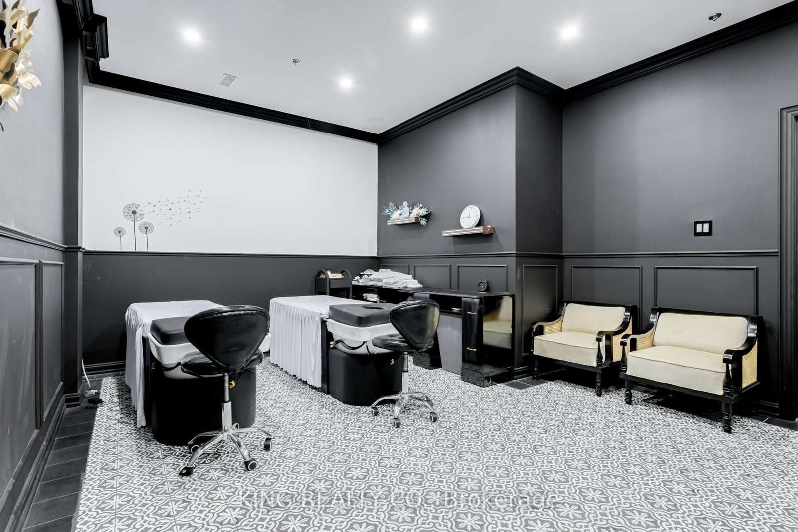 3478 Lawrence Avenue, Unit C2 - Photo 24