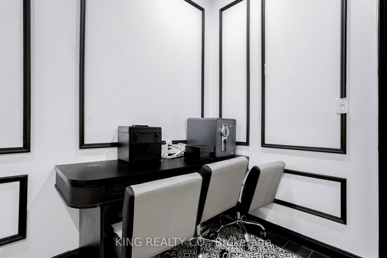 3478 Lawrence Avenue, Unit C2 - Photo 28