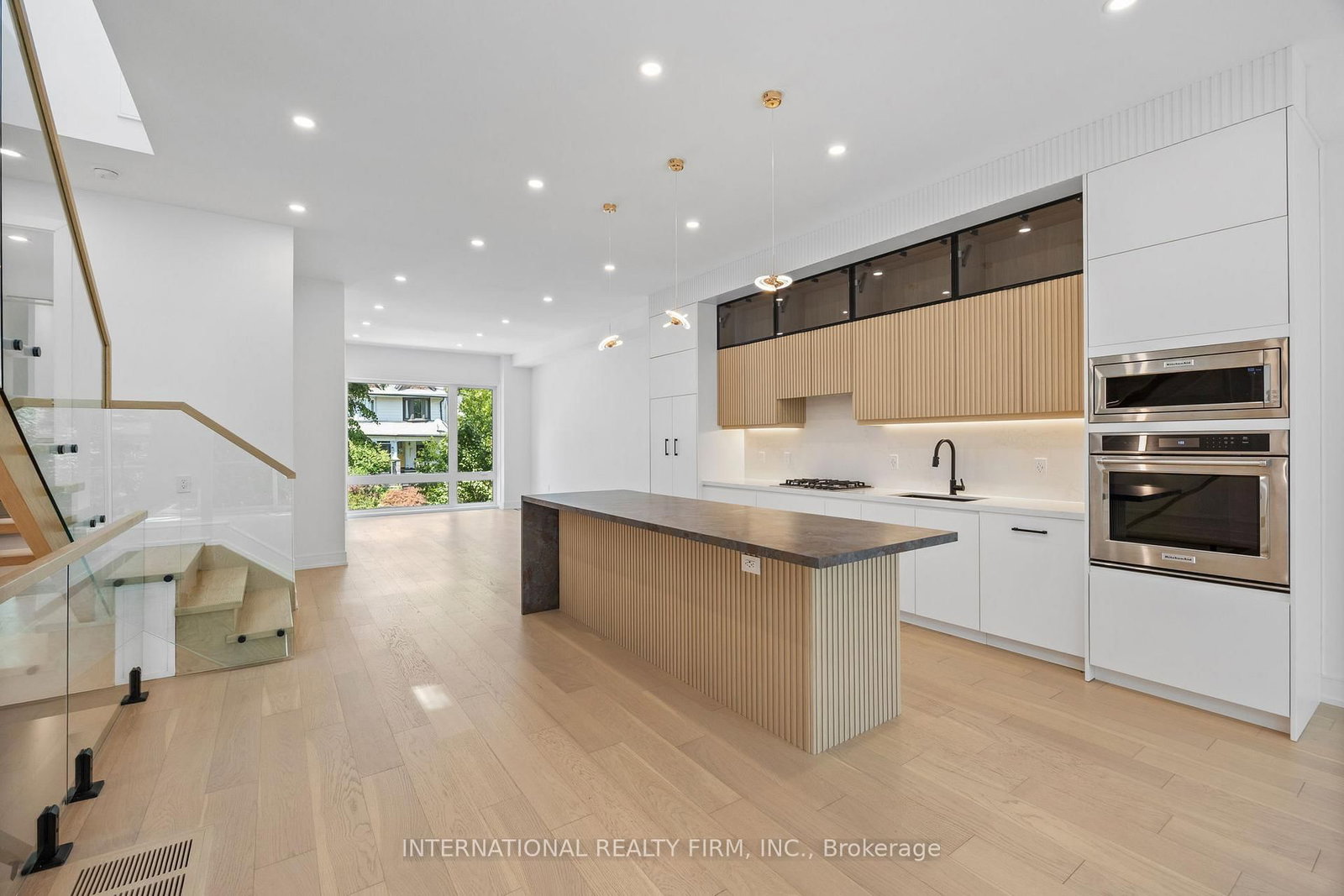 Detached House for sale at 19 Ivy Avenue, Toronto, Ontario, M4L 2H6 - South Riverdale - MLS: E13009936