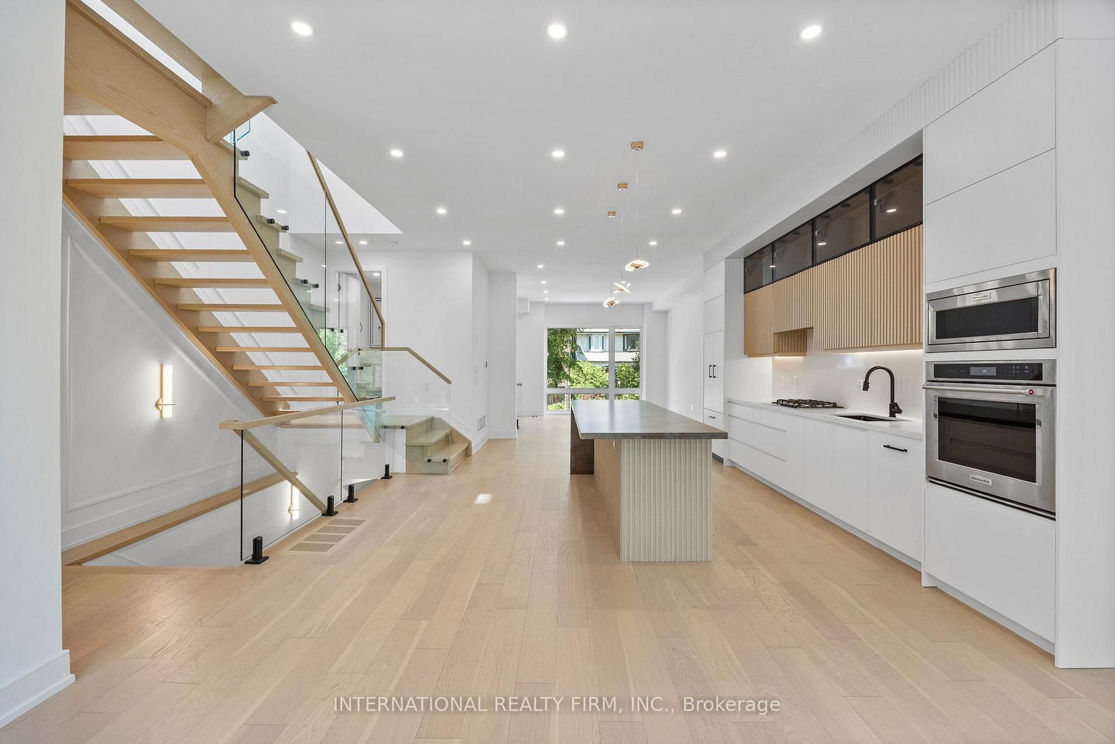 Detached House for sale at 19 Ivy Avenue, Toronto, Ontario, M4L 2H6 - South Riverdale - MLS: E13009936