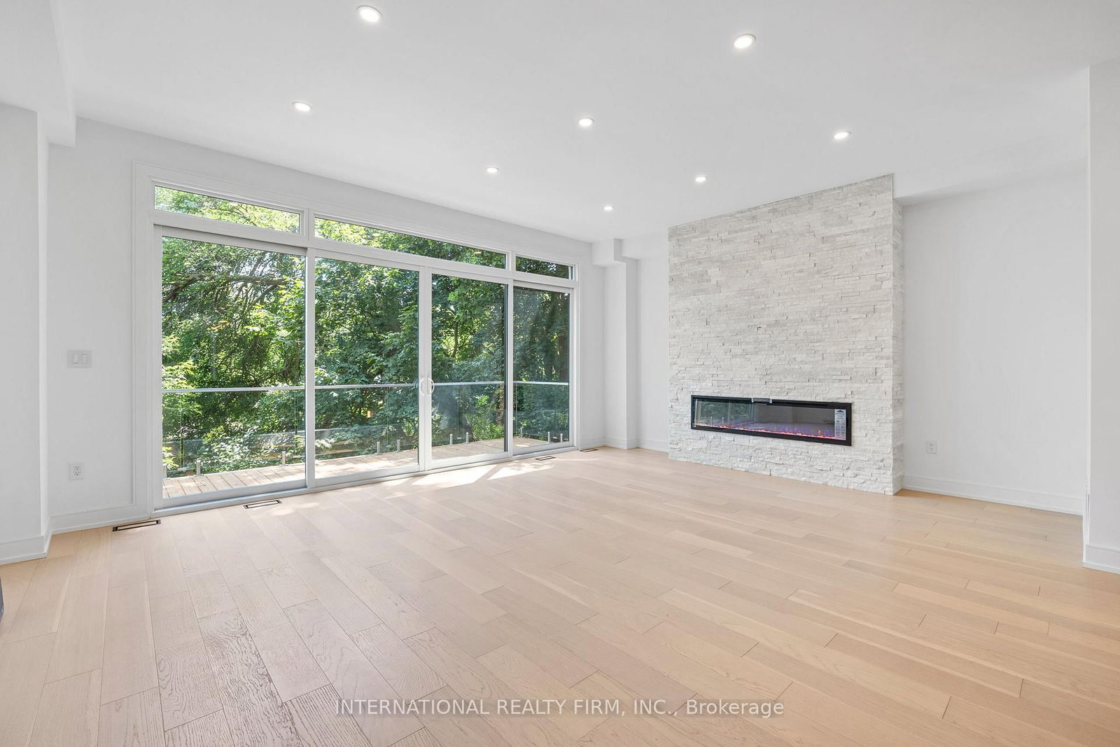 Detached House for sale at 19 Ivy Avenue, Toronto, Ontario, M4L 2H6 - South Riverdale - MLS: E13009936