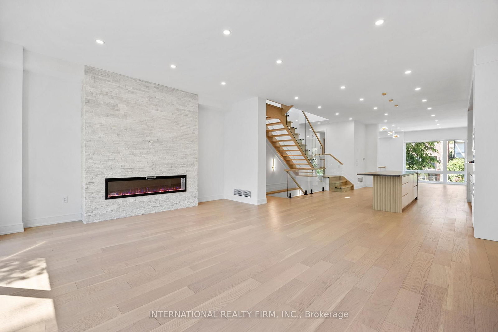 Detached House for sale at 19 Ivy Avenue, Toronto, Ontario, M4L 2H6 - South Riverdale - MLS: E13009936