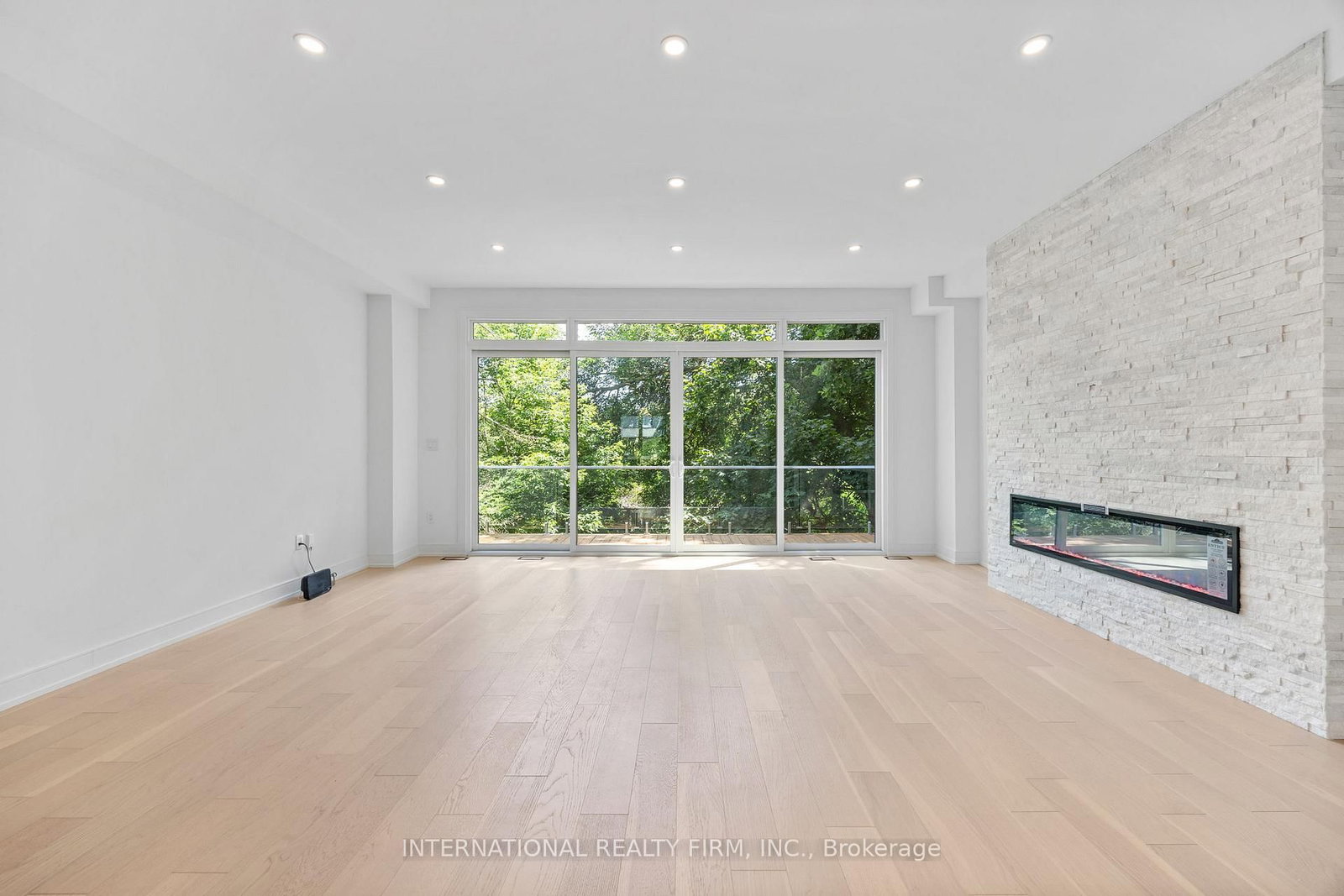 Detached House for sale at 19 Ivy Avenue, Toronto, Ontario, M4L 2H6 - South Riverdale - MLS: E13009936