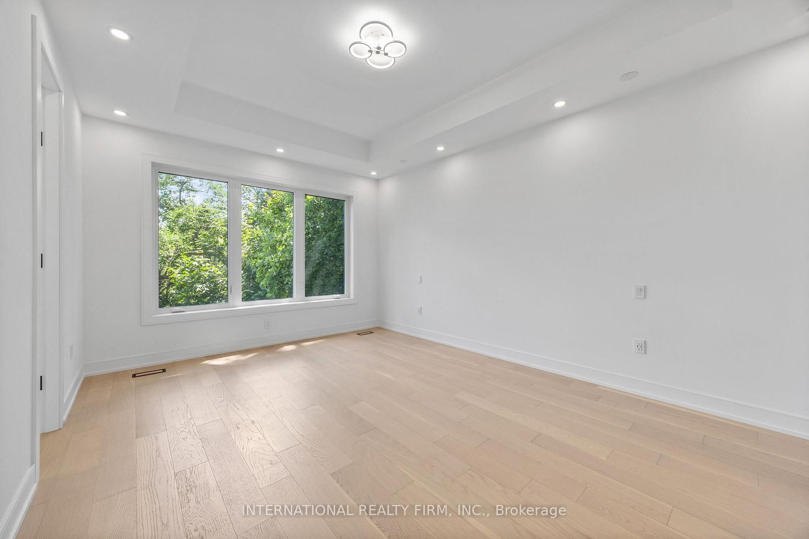 Detached House for sale at 19 Ivy Avenue, Toronto, Ontario, M4L 2H6 - South Riverdale - MLS: E13009936