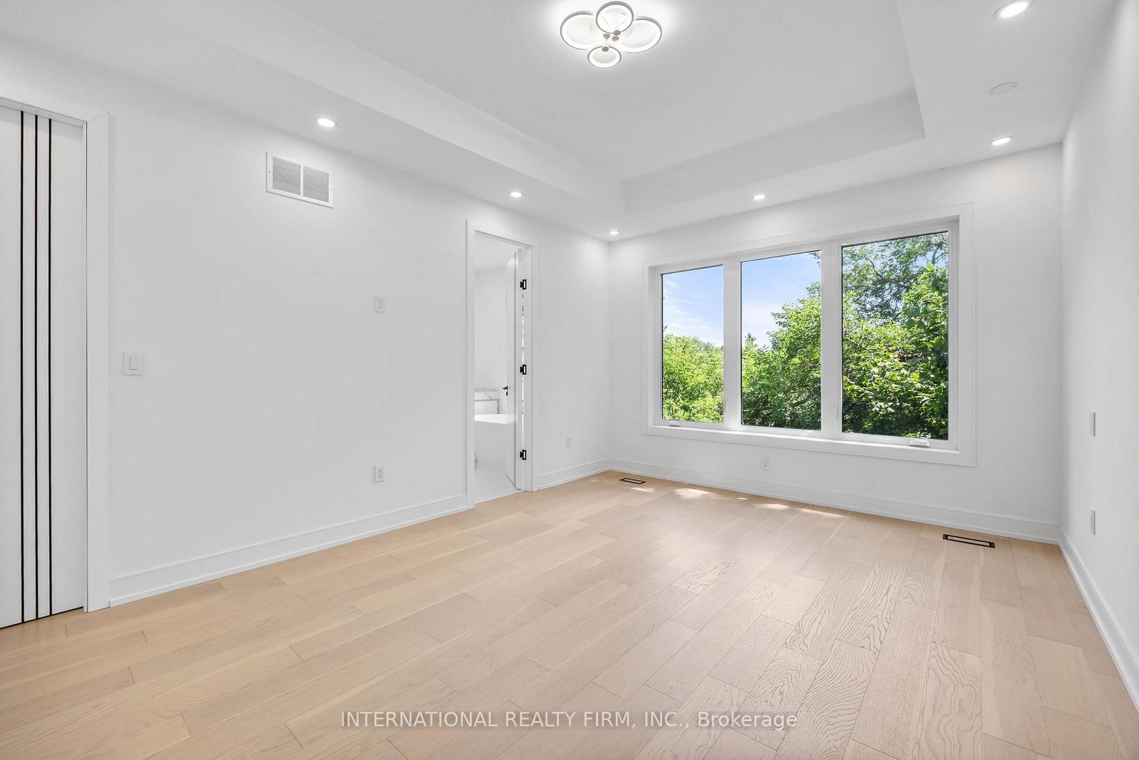 Detached House for sale at 19 Ivy Avenue, Toronto, Ontario, M4L 2H6 - South Riverdale - MLS: E13009936