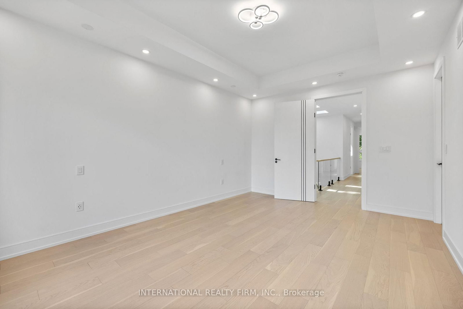 Detached House for sale at 19 Ivy Avenue, Toronto, Ontario, M4L 2H6 - South Riverdale - MLS: E13009936