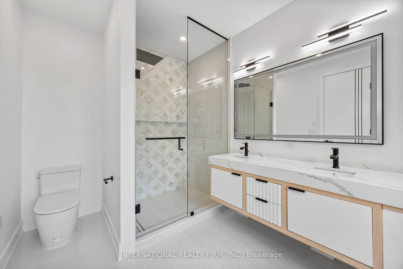 Detached House for sale at 19 Ivy Avenue, Toronto, Ontario, M4L 2H6 - South Riverdale - MLS: E13009936