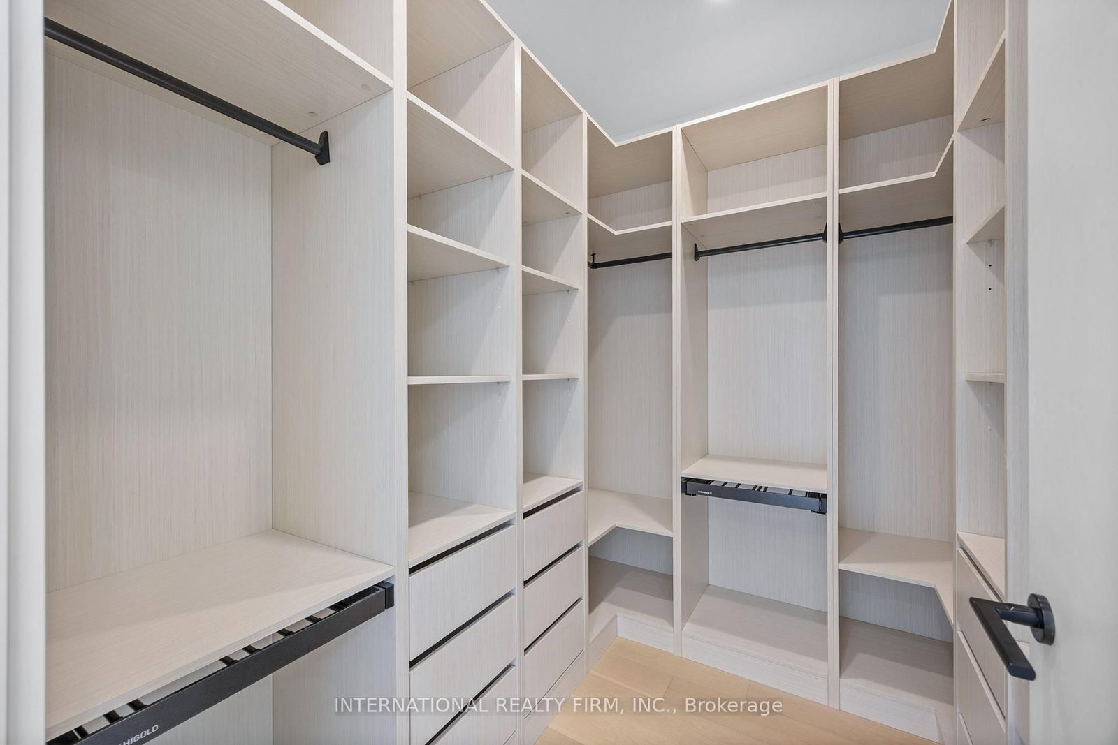 Detached House for sale at 19 Ivy Avenue, Toronto, Ontario, M4L 2H6 - South Riverdale - MLS: E13009936