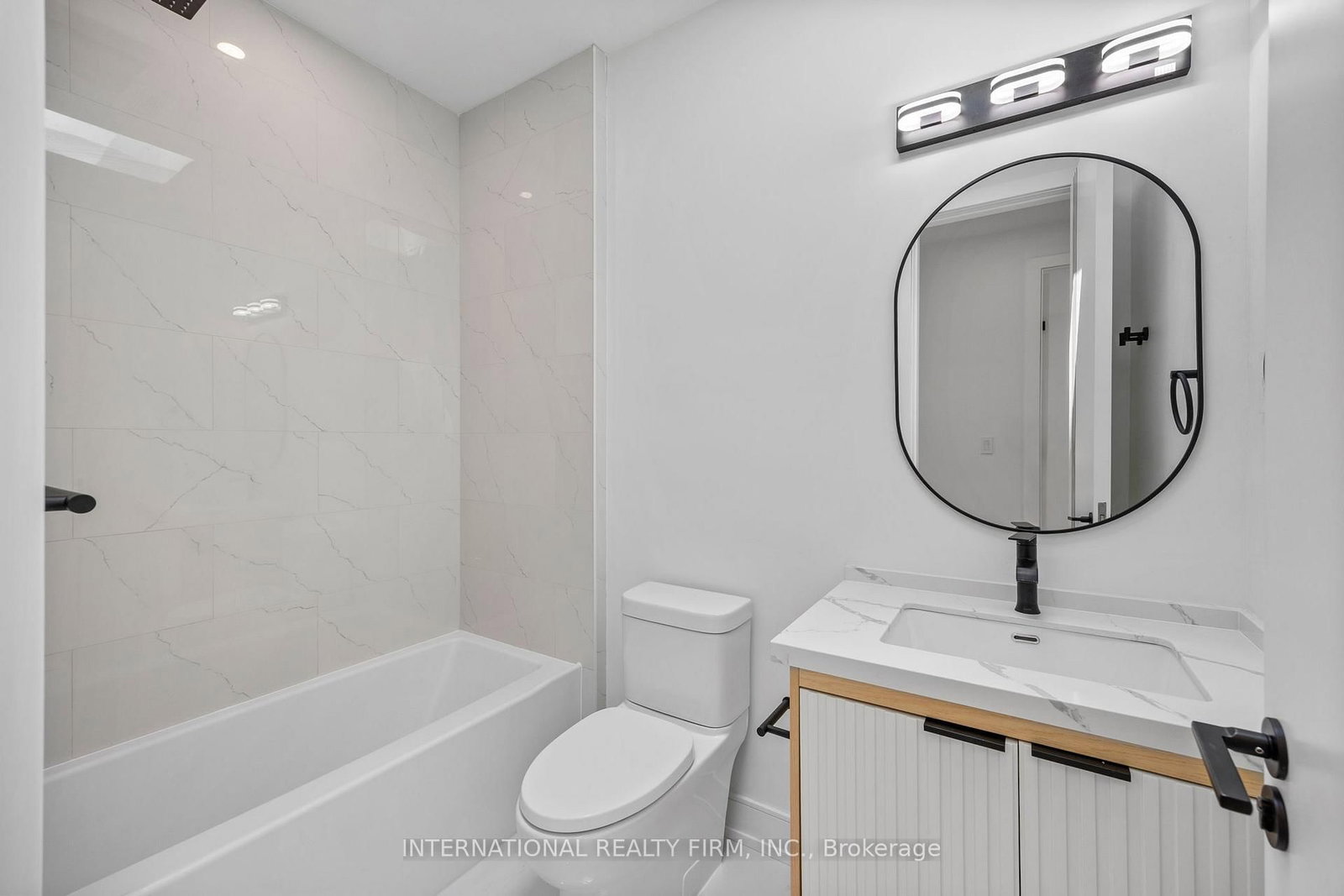 Detached House for sale at 19 Ivy Avenue, Toronto, Ontario, M4L 2H6 - South Riverdale - MLS: E13009936