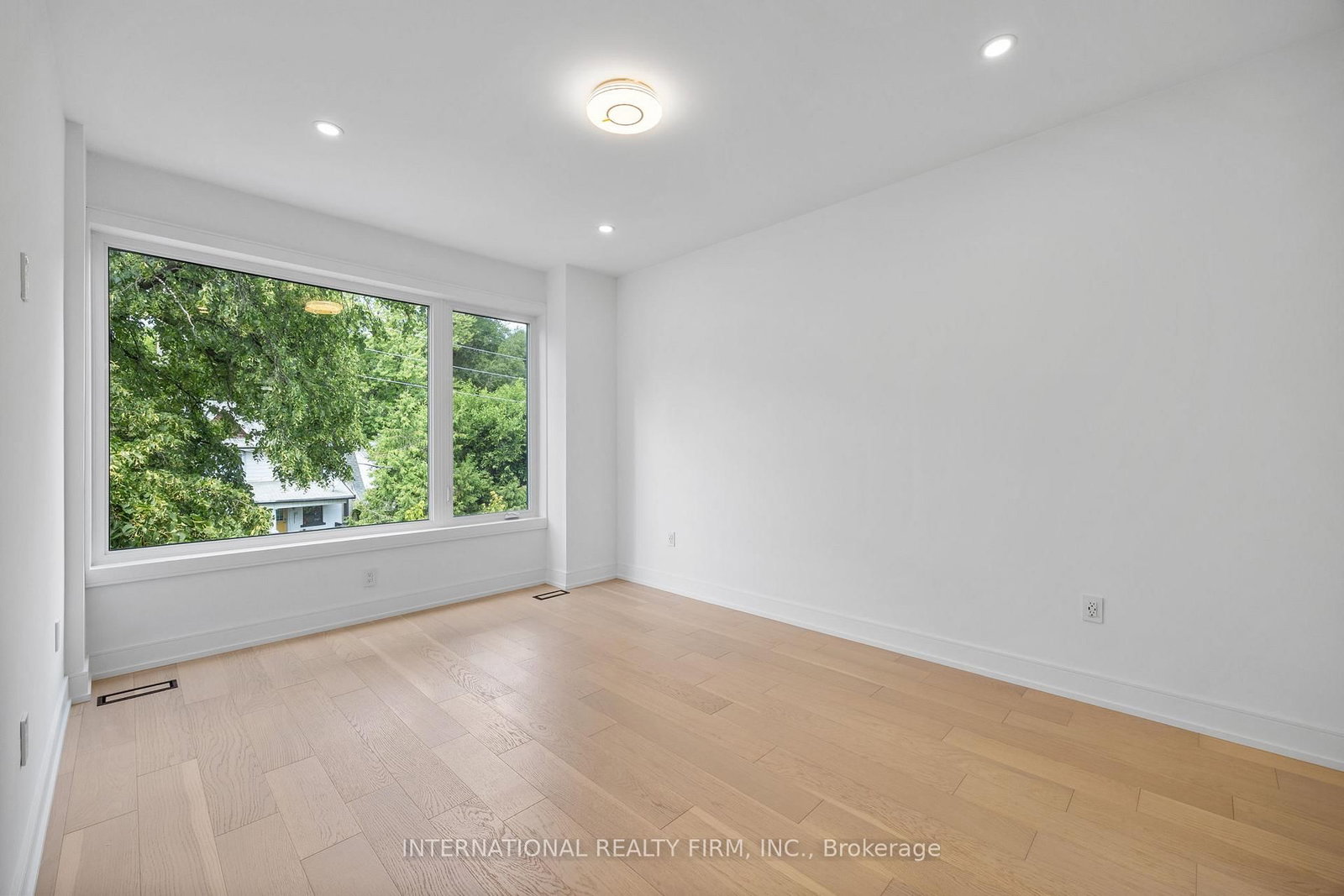 Detached House for sale at 19 Ivy Avenue, Toronto, Ontario, M4L 2H6 - South Riverdale - MLS: E13009936