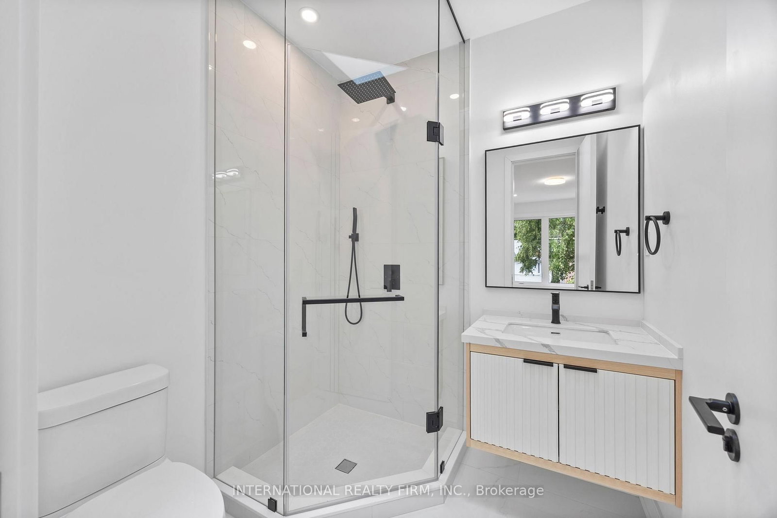 Detached House for sale at 19 Ivy Avenue, Toronto, Ontario, M4L 2H6 - South Riverdale - MLS: E13009936