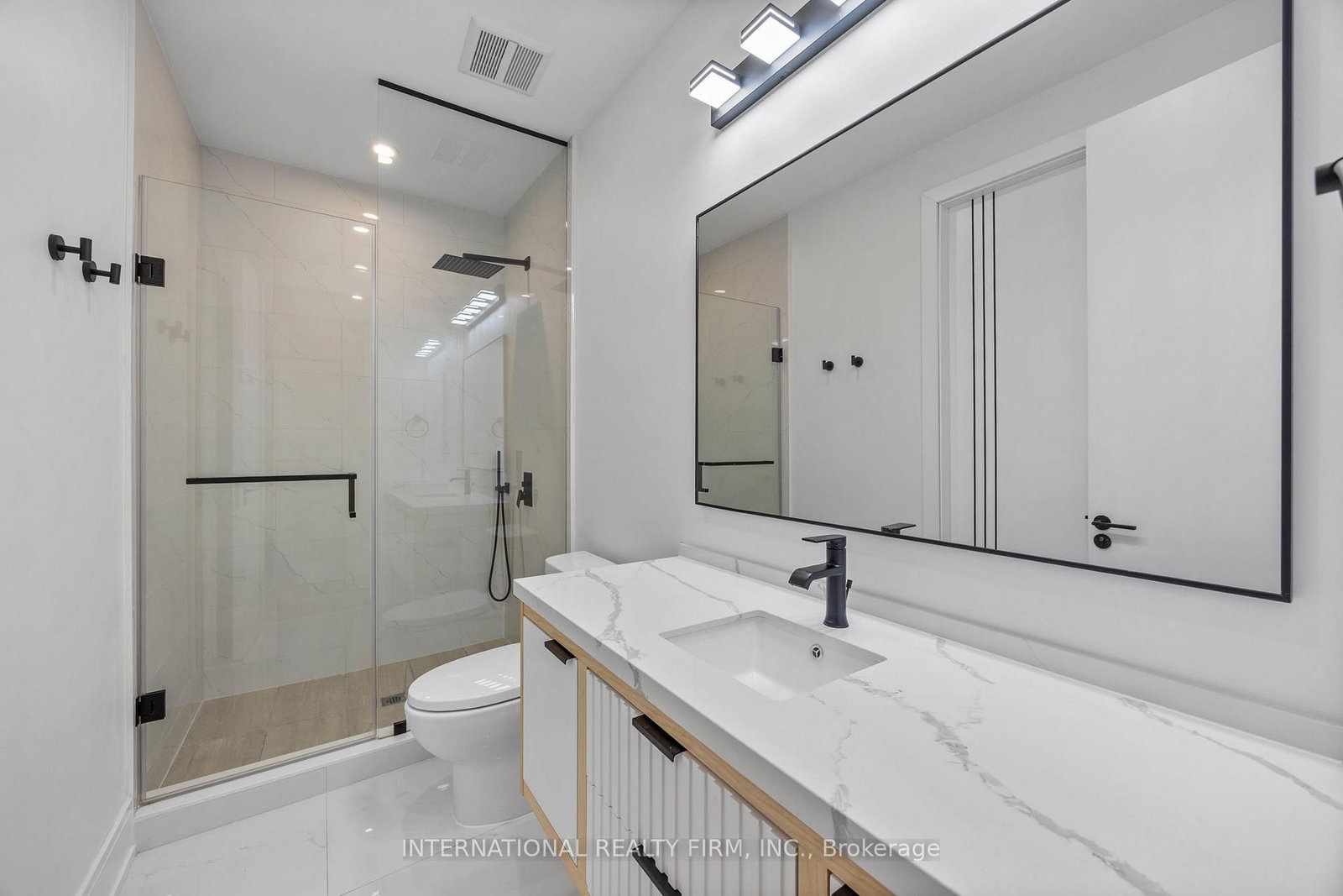 Detached House for sale at 19 Ivy Avenue, Toronto, Ontario, M4L 2H6 - South Riverdale - MLS: E13009936