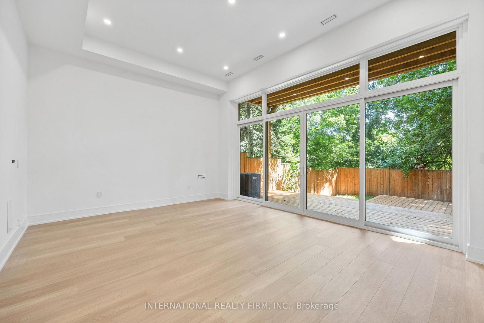 Detached House for sale at 19 Ivy Avenue, Toronto, Ontario, M4L 2H6 - South Riverdale - MLS: E13009936