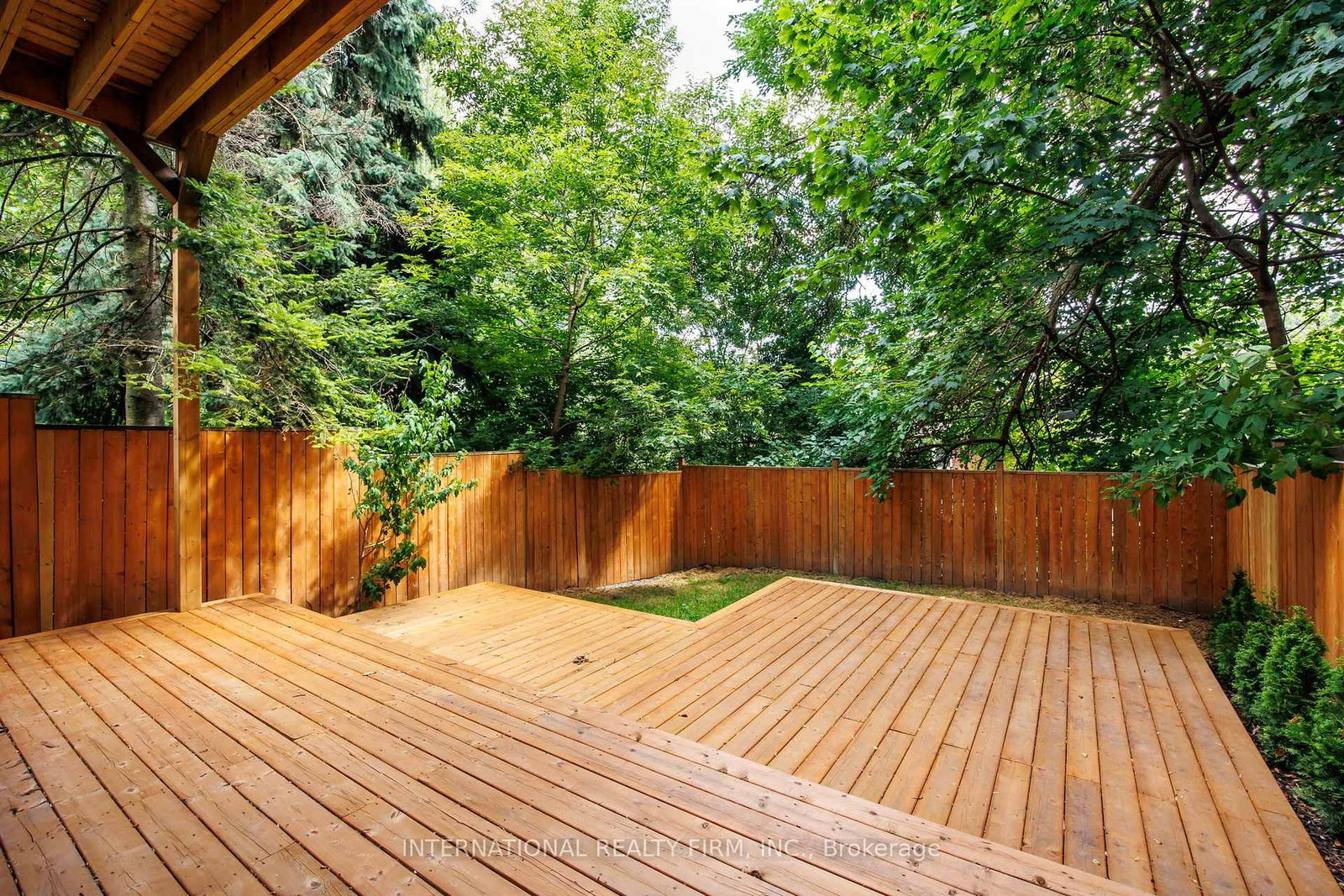 Detached House for sale at 19 Ivy Avenue, Toronto, Ontario, M4L 2H6 - South Riverdale - MLS: E13009936