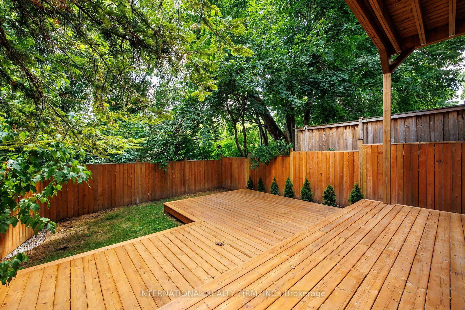 Detached House for sale at 19 Ivy Avenue, Toronto, Ontario, M4L 2H6 - South Riverdale - MLS: E13009936