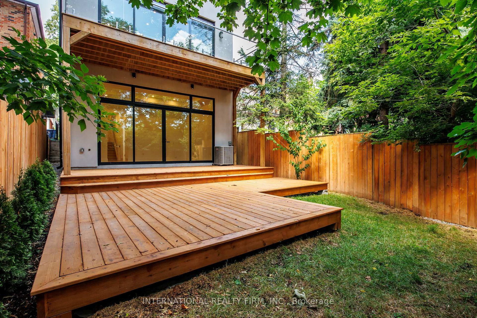 Detached House for sale at 19 Ivy Avenue, Toronto, Ontario, M4L 2H6 - South Riverdale - MLS: E13009936