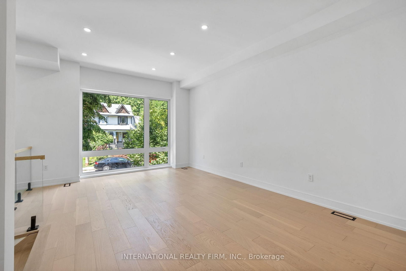 Detached House for sale at 19 Ivy Avenue, Toronto, Ontario, M4L 2H6 - South Riverdale - MLS: E13009936