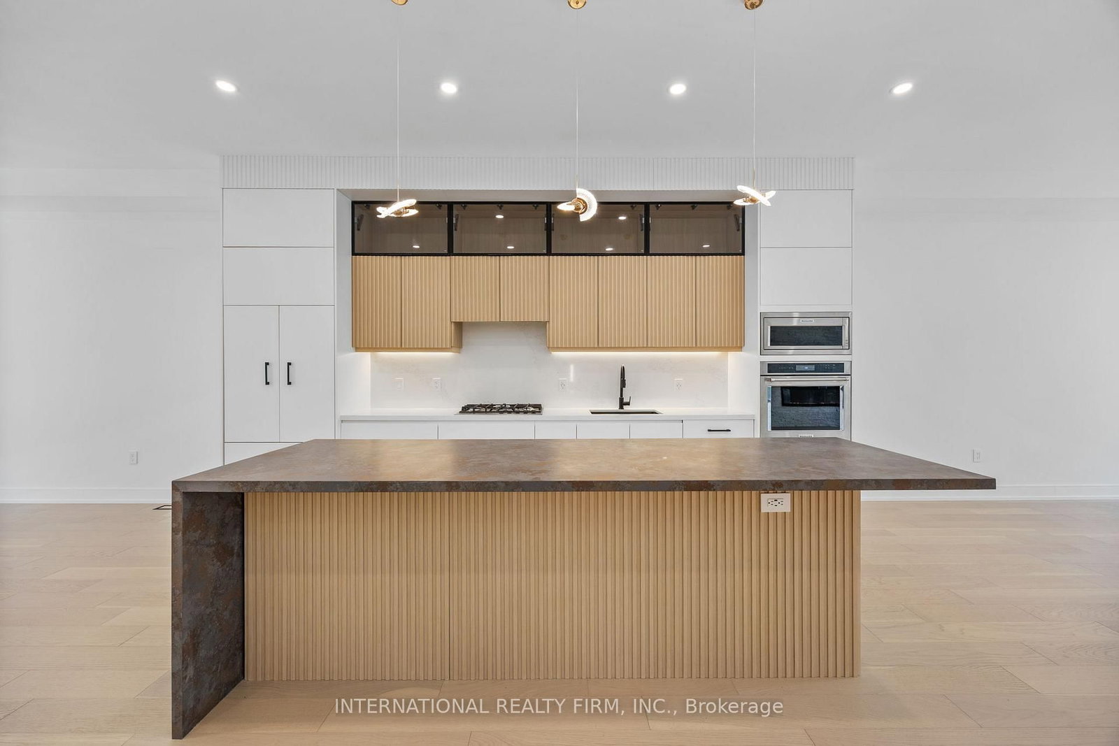 Detached House for sale at 19 Ivy Avenue, Toronto, Ontario, M4L 2H6 - South Riverdale - MLS: E13009936