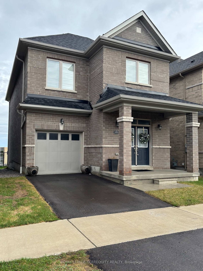 1093 Skyridge Blvd, Pickering, L1X 0M8 | Image 3