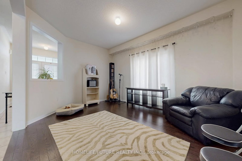 23 Edwin Carr St, Clarington, L1C 0R8 | Image 3