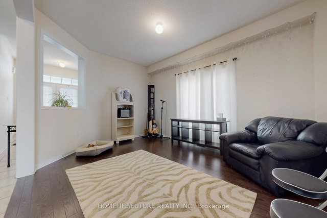 23 Edwin Carr Street