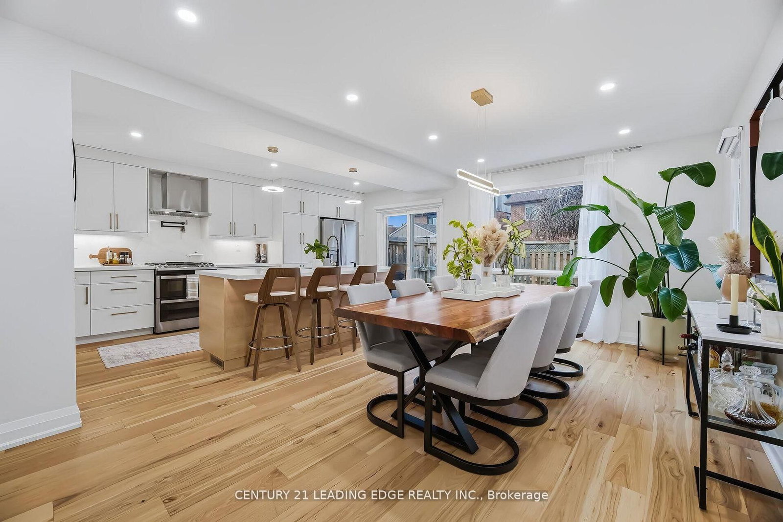 Detached House for sale at 923 Redbird Crescent, Pickering, Ontario, L1V 5K8 - Liverpool - MLS: E13010216