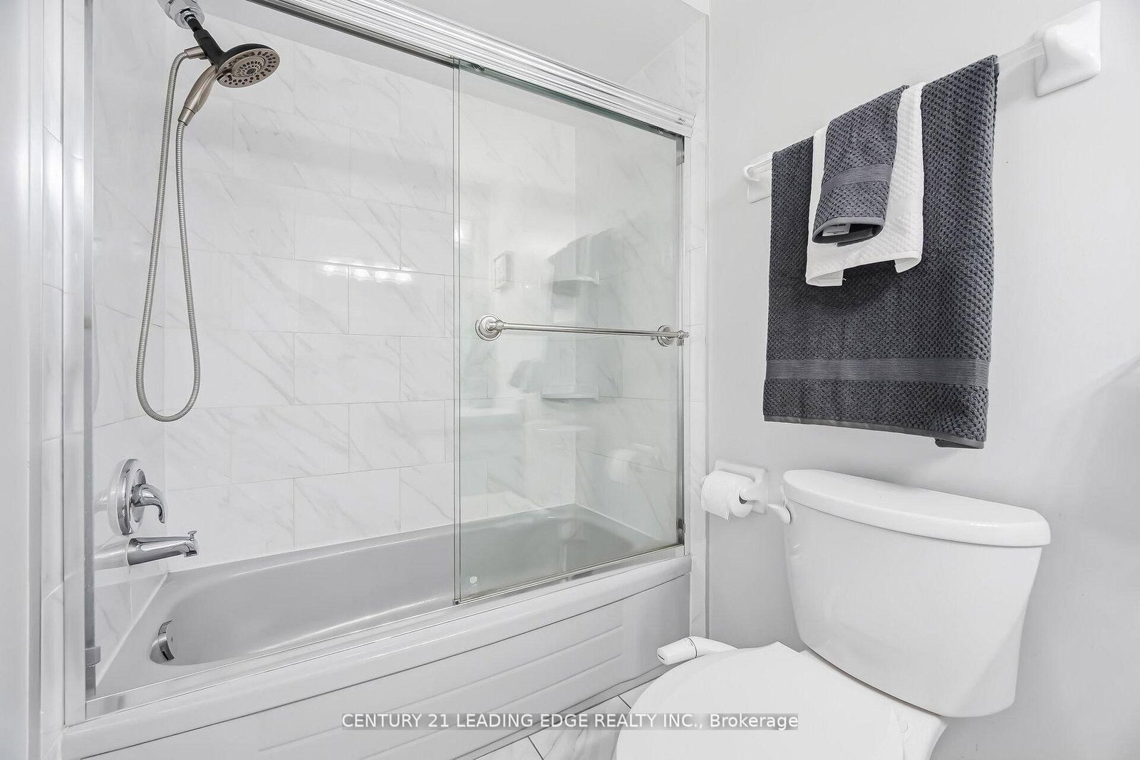 Detached House for sale at 923 Redbird Crescent, Pickering, Ontario, L1V 5K8 - Liverpool - MLS: E13010216